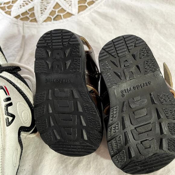 lot of 2 Pair Baby Infant shoes size 2 FILA and Stride Rite Leather  sneakers - Picture 7 of 11